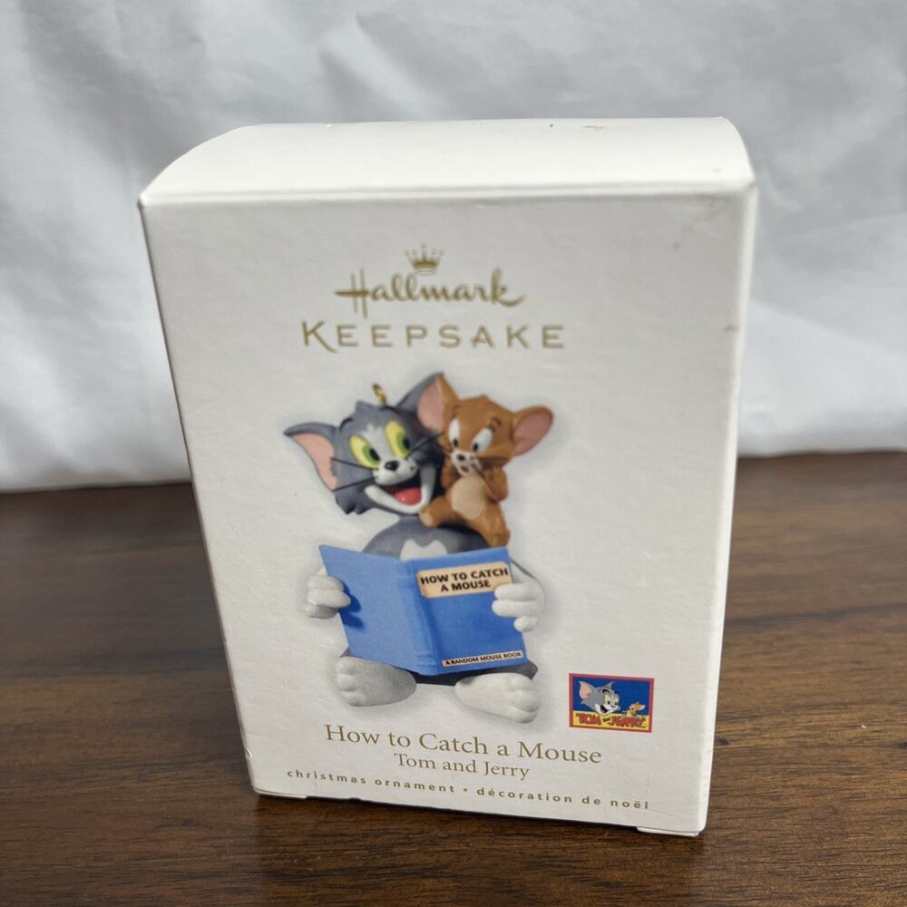 2010 Hallmark Keepsake HOW TO CATCH A MOUSE Christmas Tree Ornament TOM & JERRY